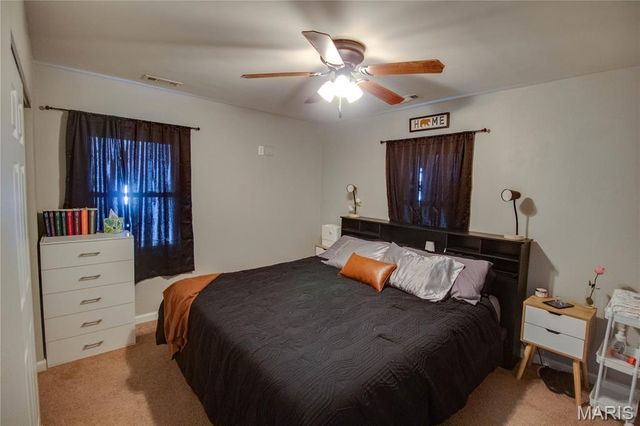 549 McHugh Street, Wood River, IL 62095