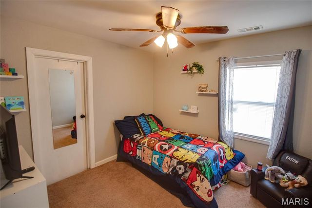 549 McHugh Street, Wood River, IL 62095