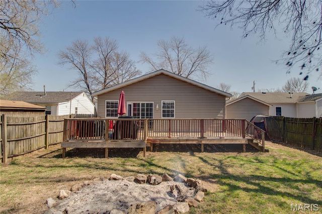 549 McHugh Street, Wood River, IL 62095