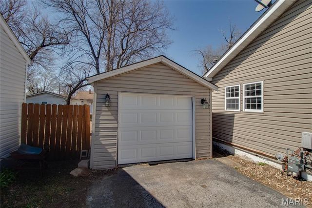 549 McHugh Street, Wood River, IL 62095