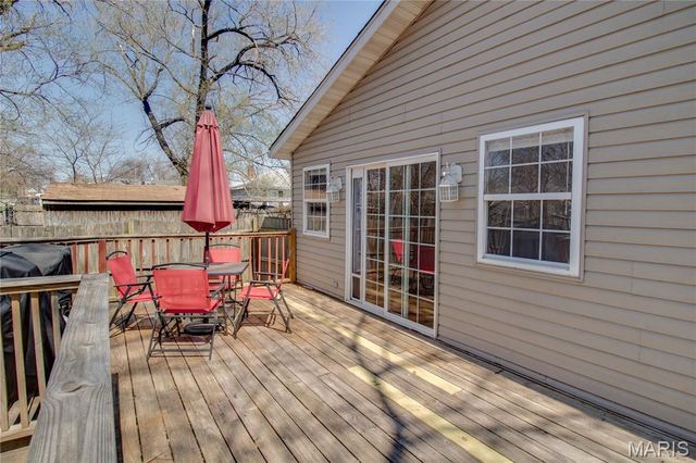 549 McHugh Street, Wood River, IL 62095