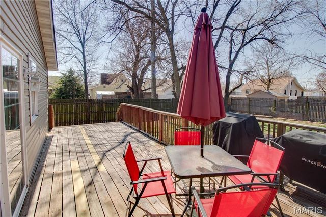 549 McHugh Street, Wood River, IL 62095