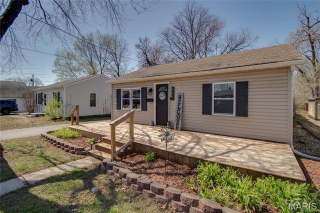 549 McHugh Street, Wood River, IL 62095