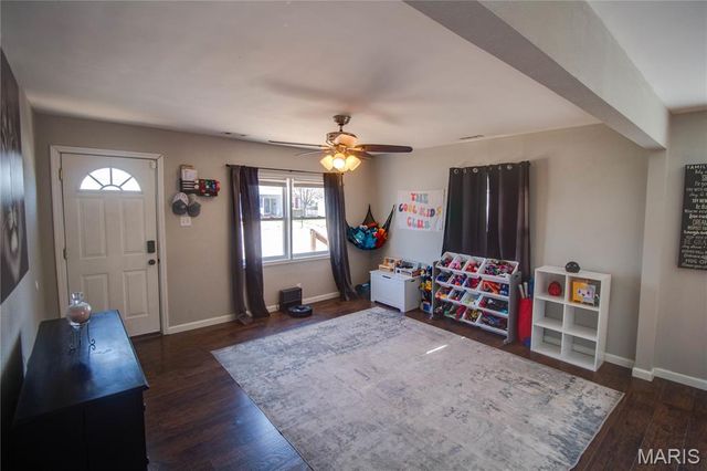 549 McHugh Street, Wood River, IL 62095