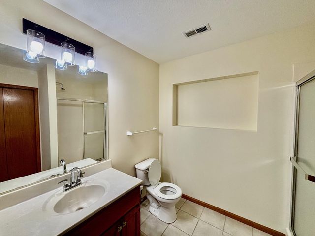 7550 31st Street N, Oakdale, MN 55128