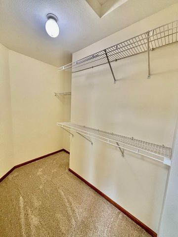 7550 31st Street N, Oakdale, MN 55128