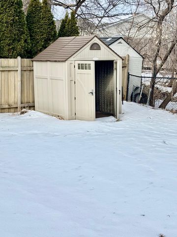 7550 31st Street N, Oakdale, MN 55128