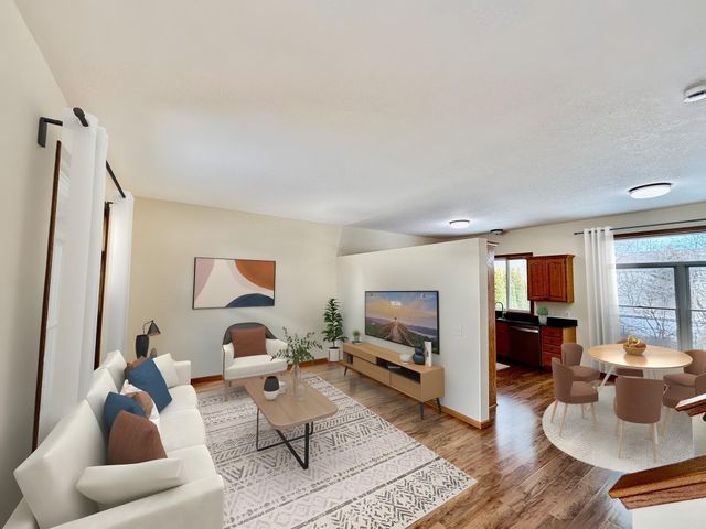 7550 31st Street N, Oakdale, MN 55128