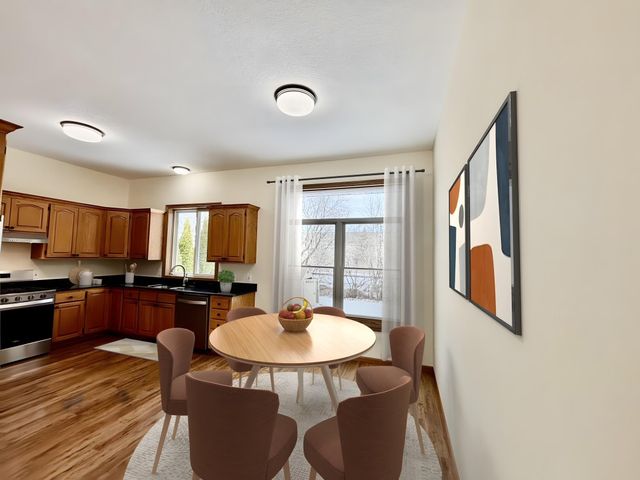 7550 31st Street N, Oakdale, MN 55128