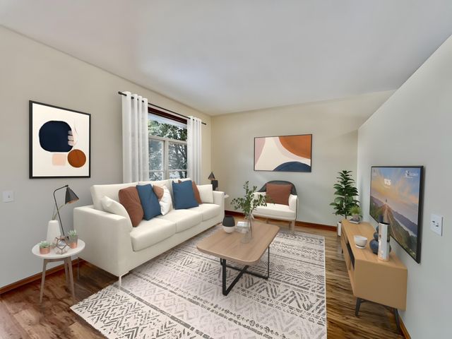 7550 31st Street N, Oakdale, MN 55128