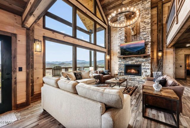 2004 Thistle Thorn Trail, Sevierville, TN 37876