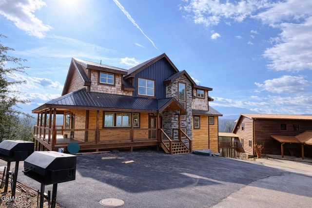 2004 Thistle Thorn Trail, Sevierville, TN 37876