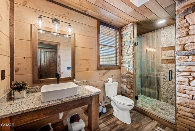 2004 Thistle Thorn Trail, Sevierville, TN 37876