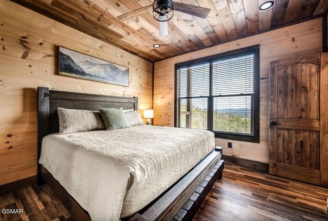 2004 Thistle Thorn Trail, Sevierville, TN 37876