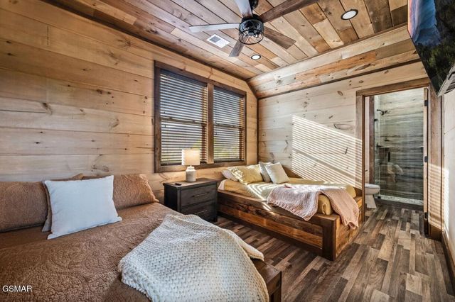 2004 Thistle Thorn Trail, Sevierville, TN 37876