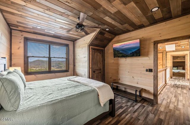 2004 Thistle Thorn Trail, Sevierville, TN 37876