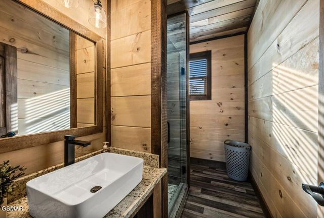 2004 Thistle Thorn Trail, Sevierville, TN 37876