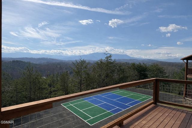 2004 Thistle Thorn Trail, Sevierville, TN 37876