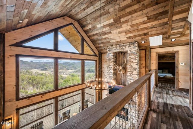 2004 Thistle Thorn Trail, Sevierville, TN 37876