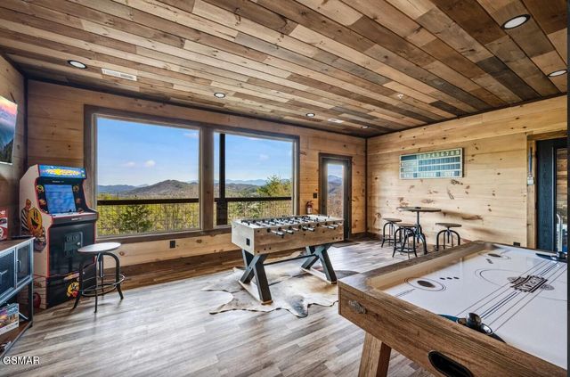 2004 Thistle Thorn Trail, Sevierville, TN 37876