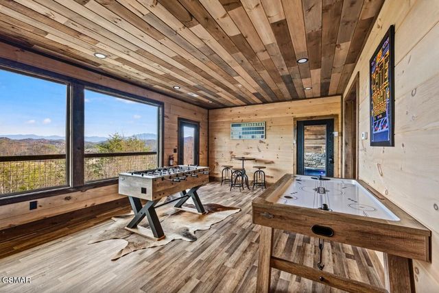 2004 Thistle Thorn Trail, Sevierville, TN 37876