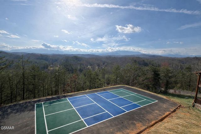 2004 Thistle Thorn Trail, Sevierville, TN 37876