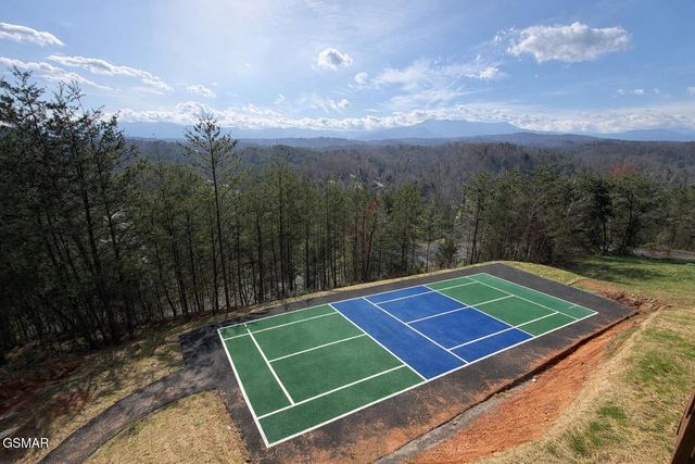 2004 Thistle Thorn Trail, Sevierville, TN 37876