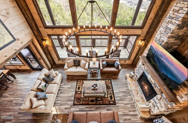 2004 Thistle Thorn Trail, Sevierville, TN 37876