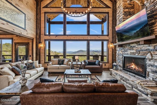 2004 Thistle Thorn Trail, Sevierville, TN 37876