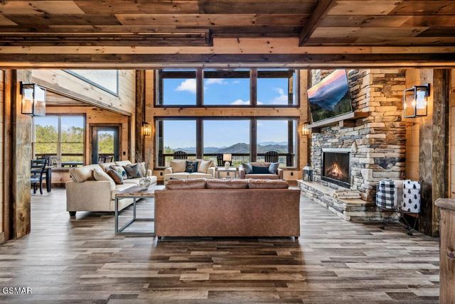 2004 Thistle Thorn Trail, Sevierville, TN 37876