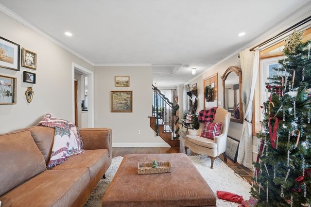 33 Springdale St, Westfield, MA 01085