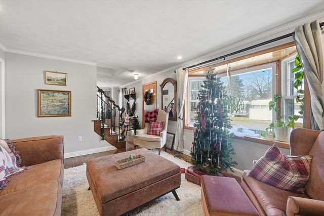 33 Springdale St, Westfield, MA 01085