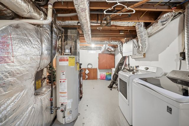 33 Springdale St, Westfield, MA 01085