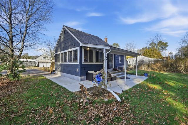33 Springdale St, Westfield, MA 01085