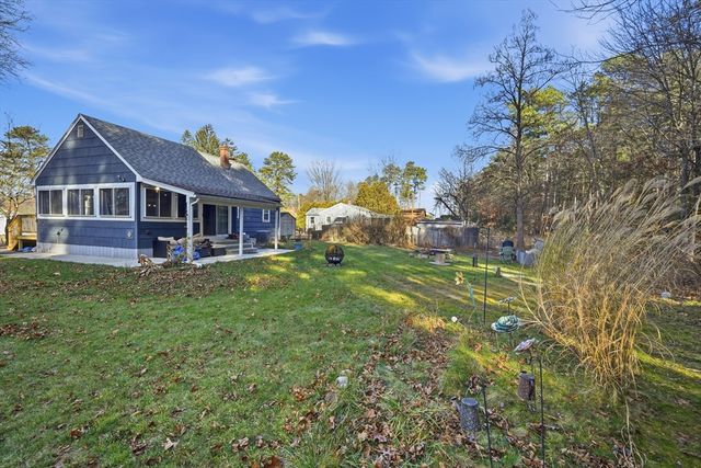 33 Springdale St, Westfield, MA 01085