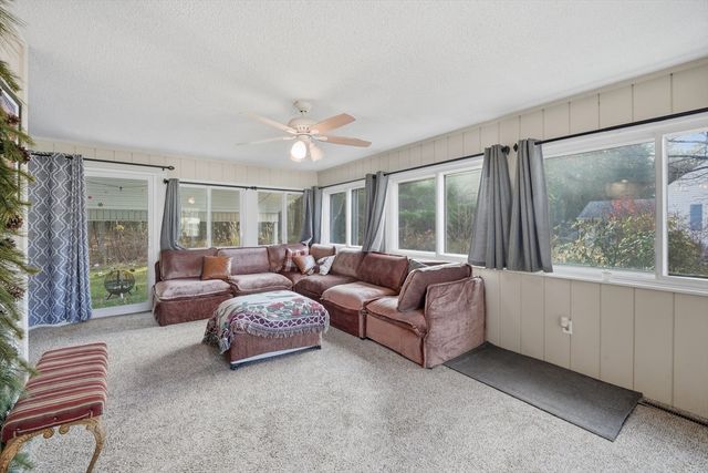 33 Springdale St, Westfield, MA 01085