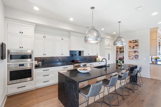 1204 Vistapointe Drive, Park Hills, KY 41011