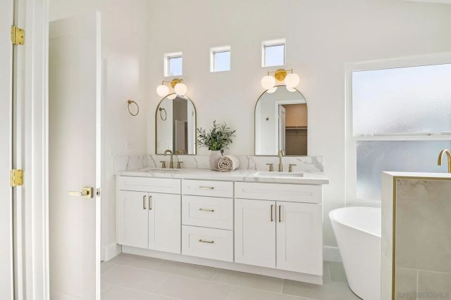 664 Crescent Dr, Chula Vista, CA 91911