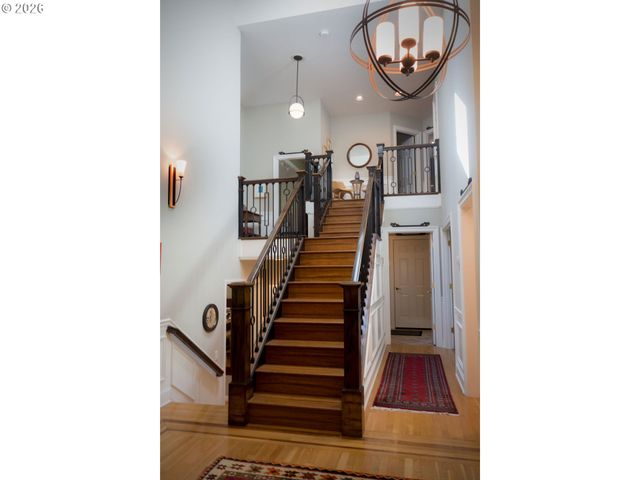 1876 PALISADES LAKE Ct, Lake Oswego, OR 97034