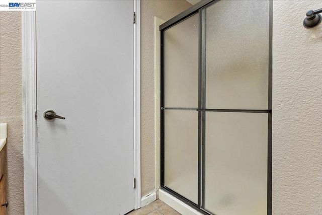 6444 6444 Boone Dr, Castro Valley, CA 94552