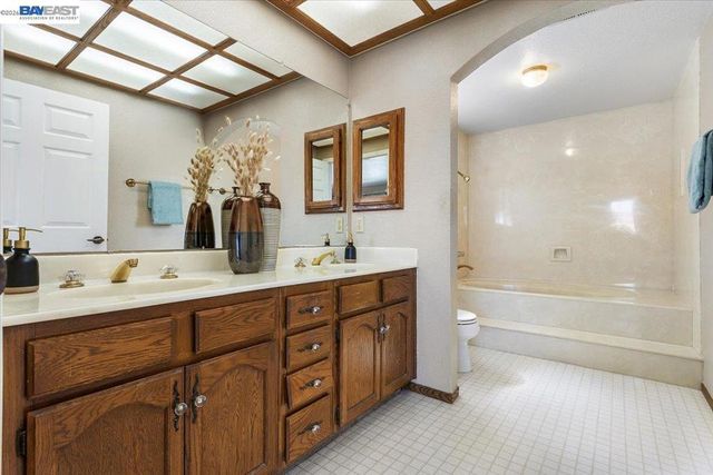 6444 6444 Boone Dr, Castro Valley, CA 94552