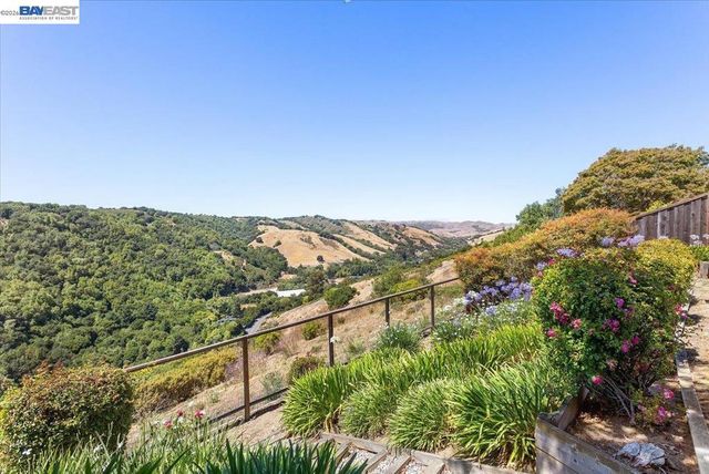 6444 6444 Boone Dr, Castro Valley, CA 94552