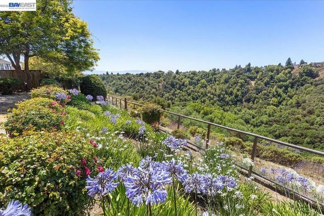 6444 6444 Boone Dr, Castro Valley, CA 94552