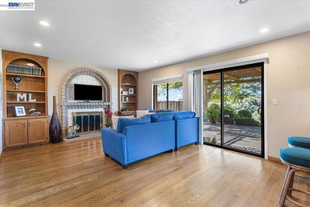 6444 6444 Boone Dr, Castro Valley, CA 94552