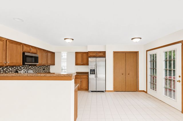 360 Thomas Drive, West Chicago, IL 60185