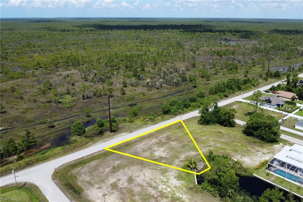 Image 5 of property listing at 3819 Andalusia BLVD, Cape Coral, FL 33909
