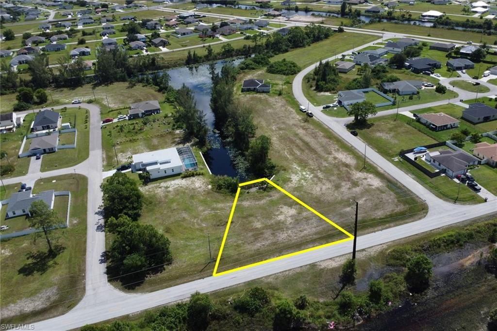 Image 6 of property listing at 3819 Andalusia BLVD, Cape Coral, FL 33909