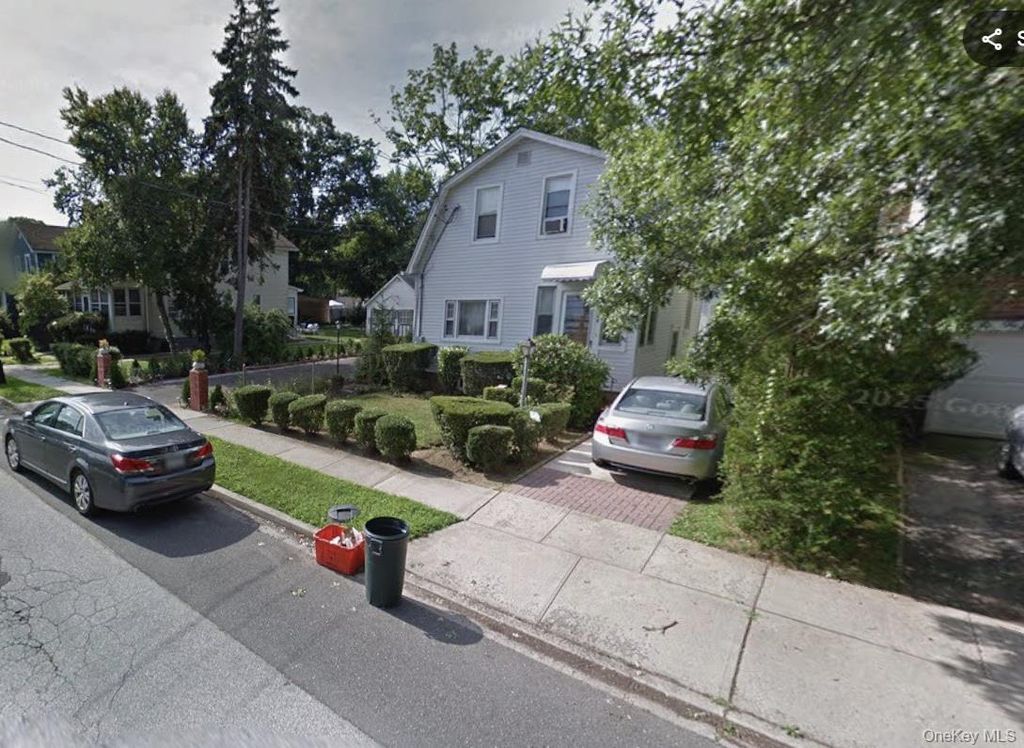 528 Maple Street, West Hempstead, NY 11552 — exterior