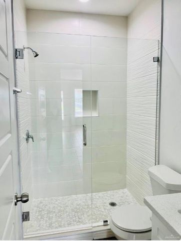 7006 N 56th Lane, Mission, TX 78573