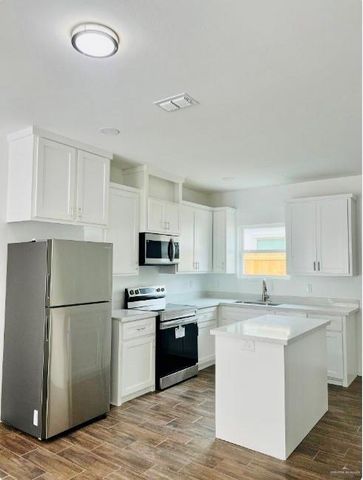 7006 N 56th Lane, Mission, TX 78573